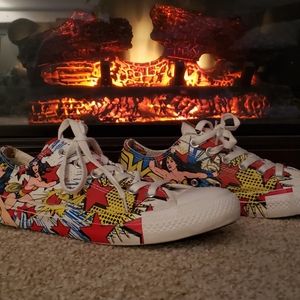 Wonder Woman Converse